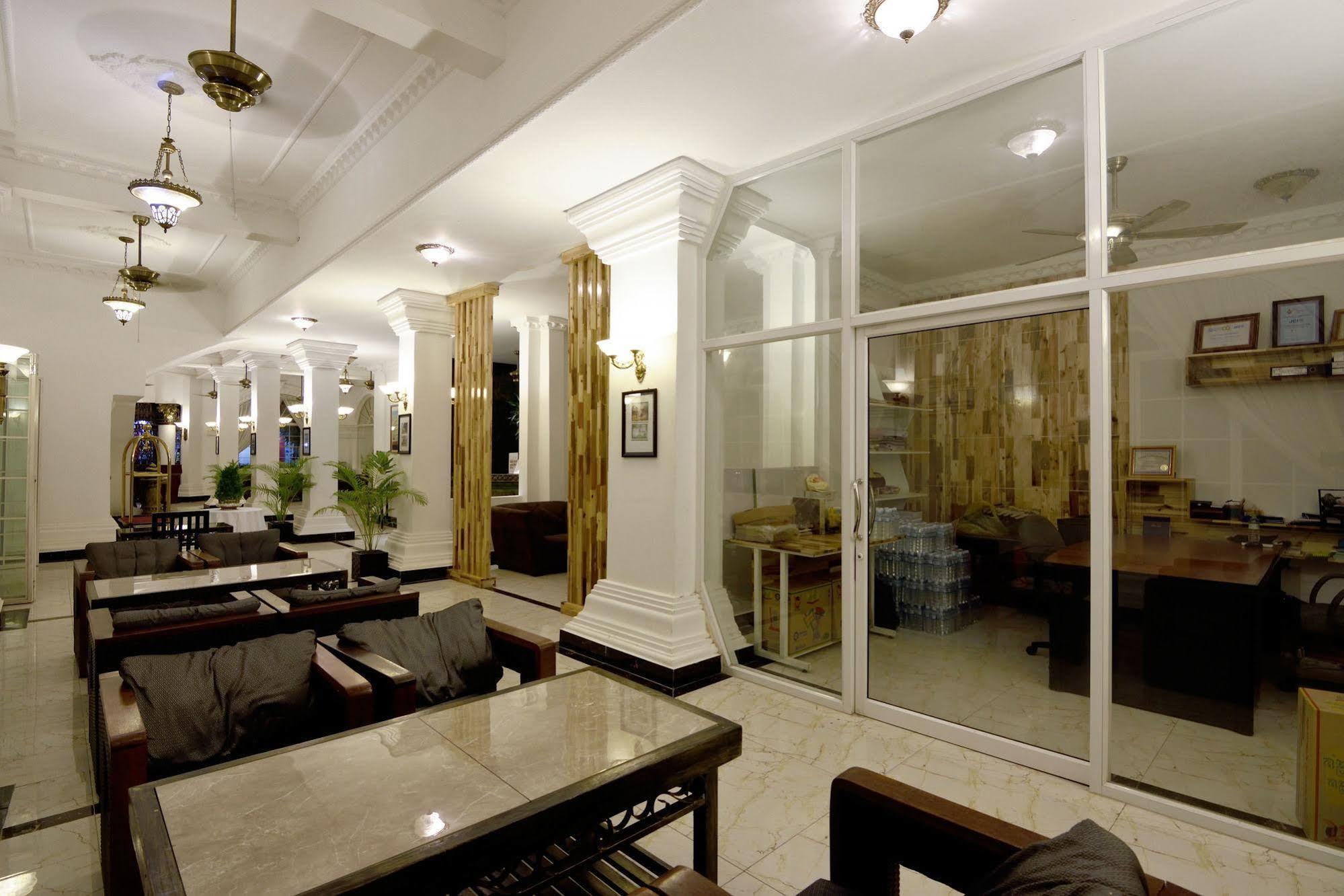 Le Grand Palais Boutique Hotel Phnom Penh Dış mekan fotoğraf