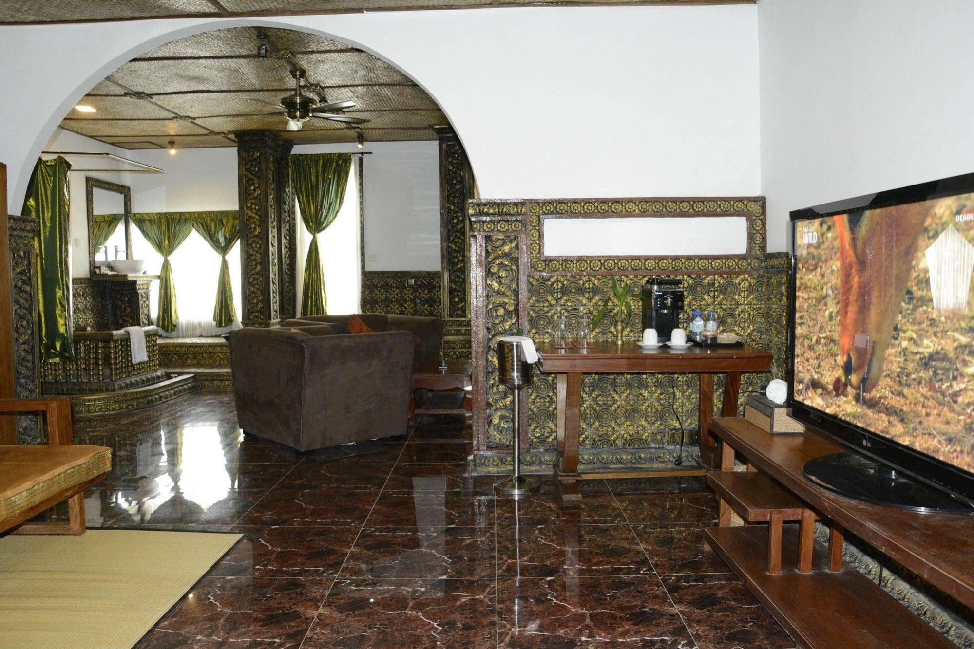 Le Grand Palais Boutique Hotel Phnom Penh Dış mekan fotoğraf